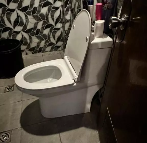 ホテル Limewood Residences  Bago City Near Bacolod