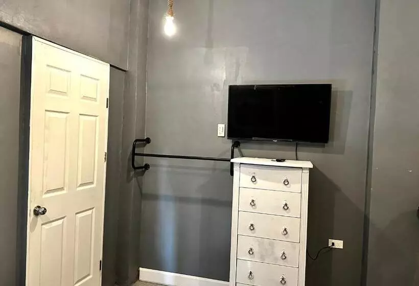 ホテル Limewood Residences  Bago City Near Bacolod