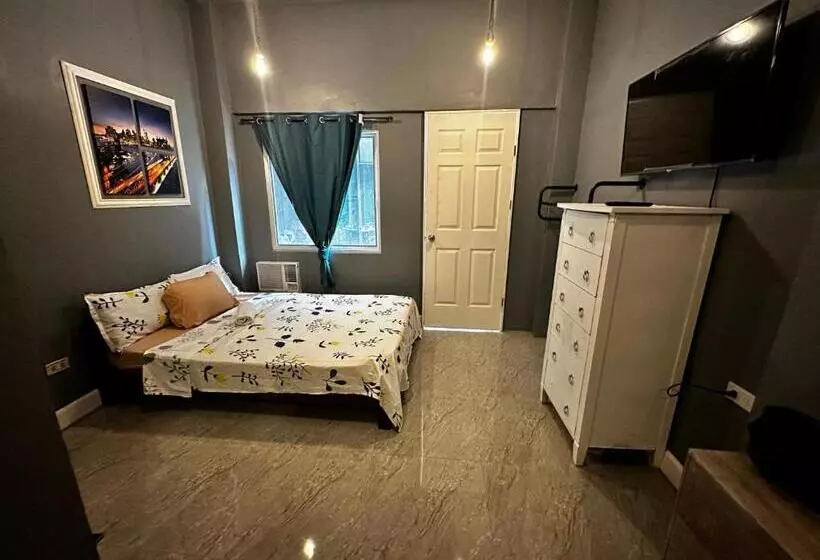 ホテル Limewood Residences  Bago City Near Bacolod