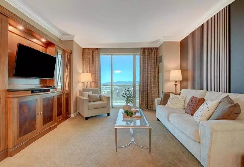 Luxurious 1 Bd/2bth Premium Suite Mgm Signature W/balcony