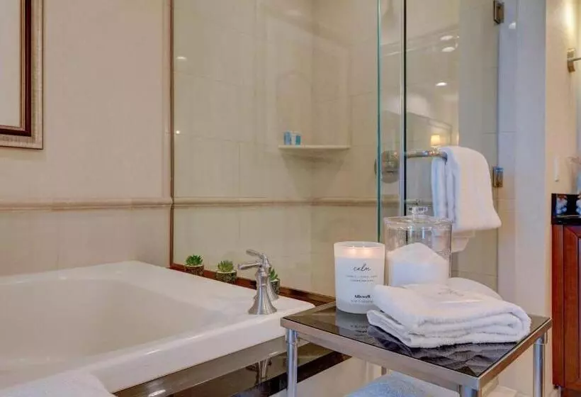 Luxurious 1 Bd/2bth Premium Suite Mgm Signature W/balcony