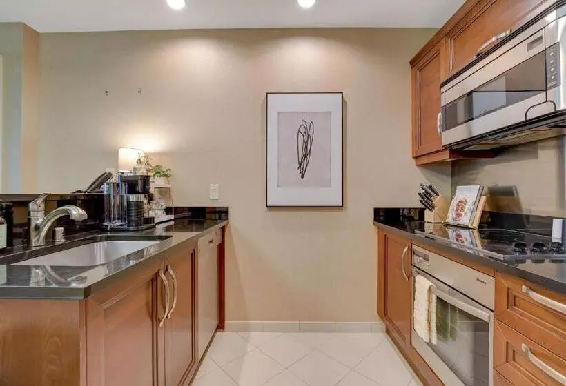 Luxurious 1 Bd/2bth Premium Suite Mgm Signature W/balcony