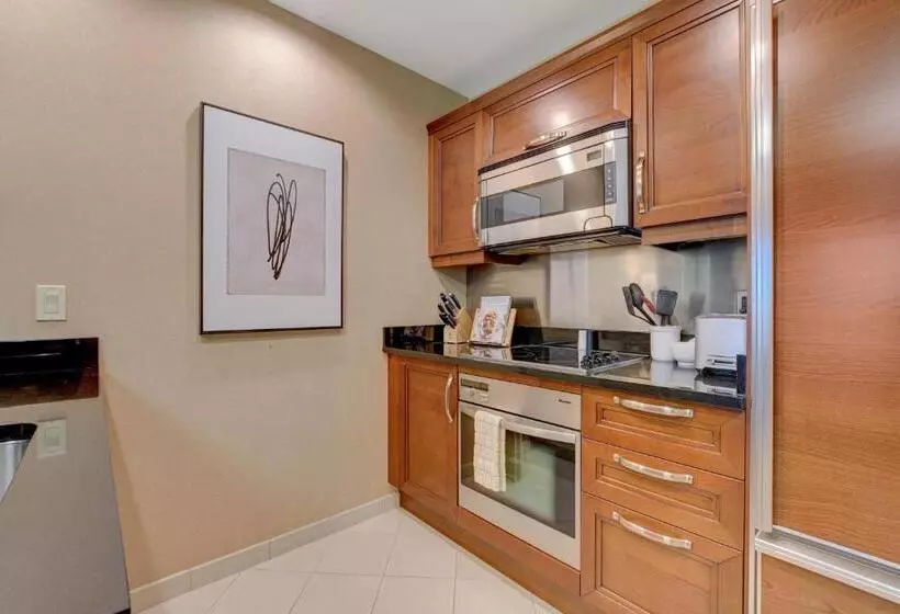 Luxurious 1 Bd/2bth Premium Suite Mgm Signature W/balcony