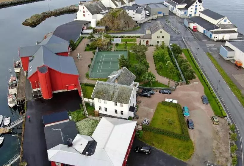 Majatalo Angelas White House