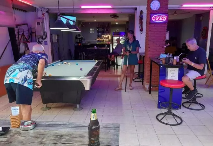 ペンション Enjoy Paradise