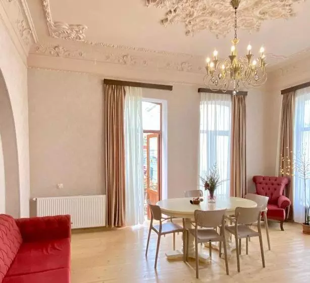 هاستل Moedani Very Center Apartments In Kutaisi