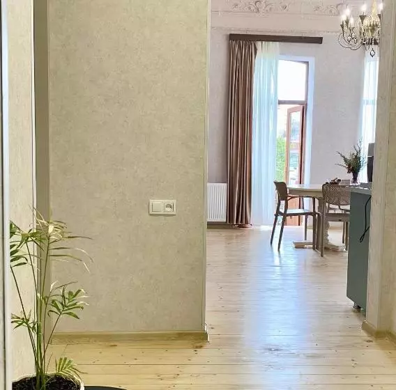 هاستل Moedani Very Center Apartments In Kutaisi
