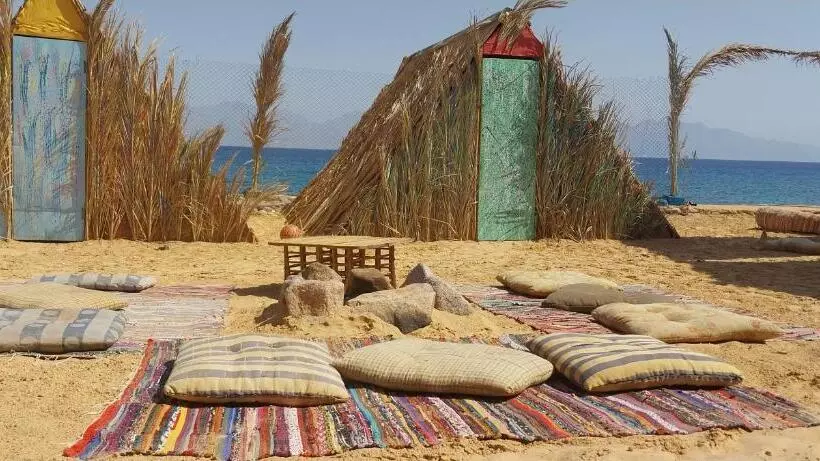 تختخواب و صبحانه Perry’s Island Camp Al Mezina