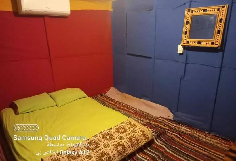 تختخواب و صبحانه Perry’s Island Camp Al Mezina