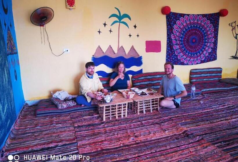 تختخواب و صبحانه Perry’s Island Camp Al Mezina