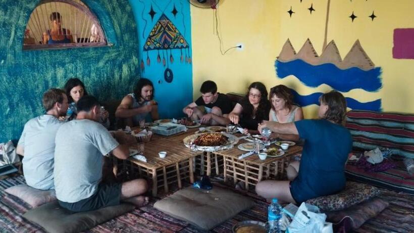 تختخواب و صبحانه Perry’s Island Camp Al Mezina