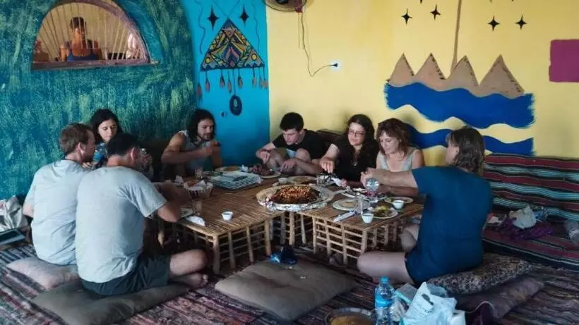 تختخواب و صبحانه Perry’s Island Camp Al Mezina