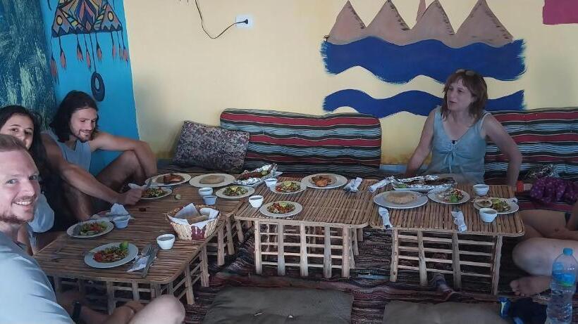 تختخواب و صبحانه Perry’s Island Camp Al Mezina