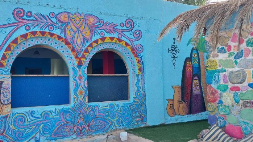 تختخواب و صبحانه Perry’s Island Camp Al Mezina