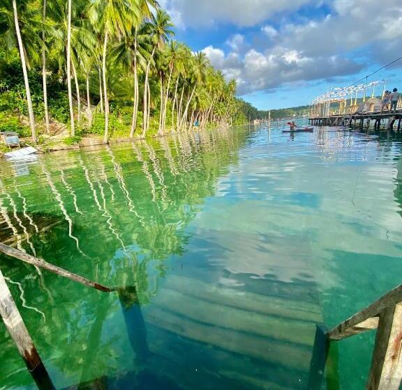 Fullo’s Seafront And Spring Resort