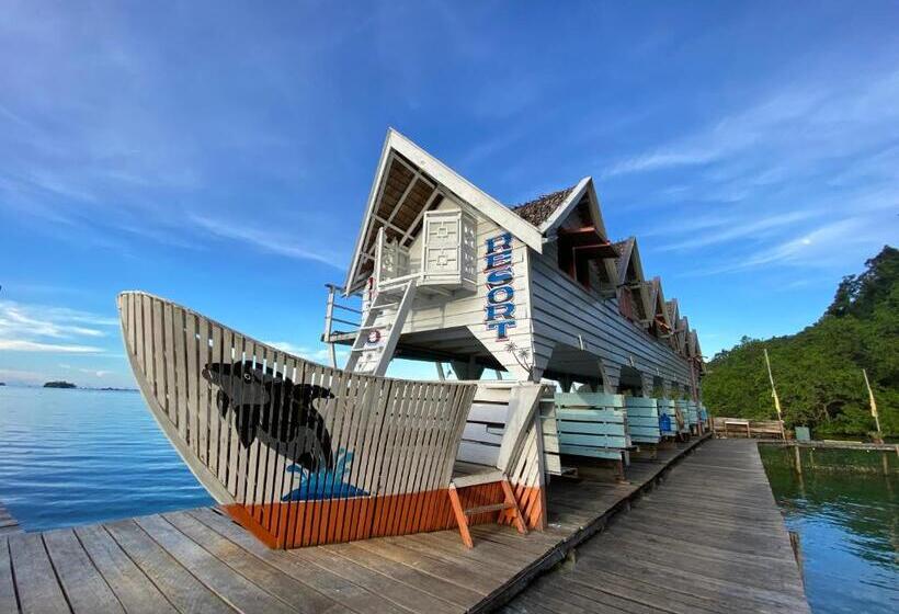 Fullo’s Seafront And Spring Resort