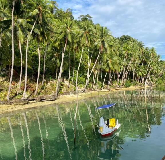Fullo’s Seafront And Spring Resort