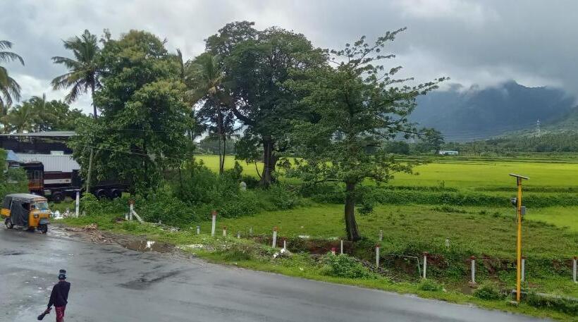 Hotel Amma Inn Highway