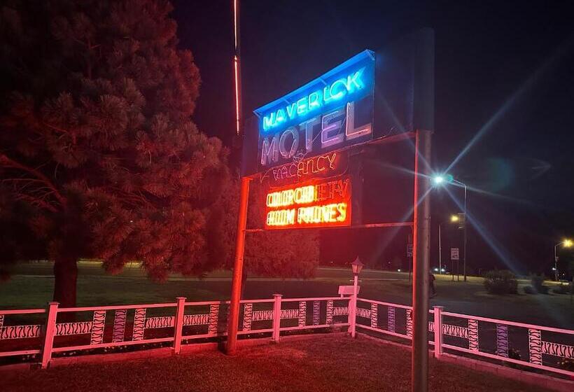 فنادق الكبسولة Maverick Motel