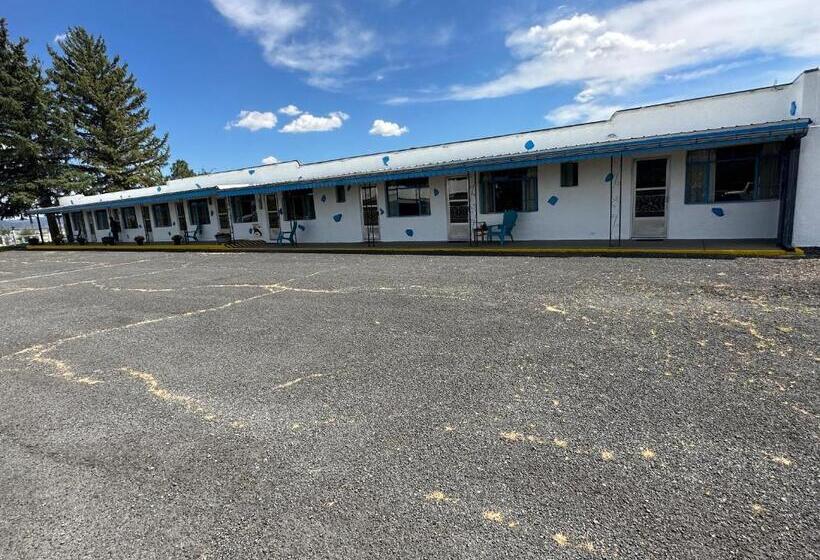 فنادق الكبسولة Maverick Motel