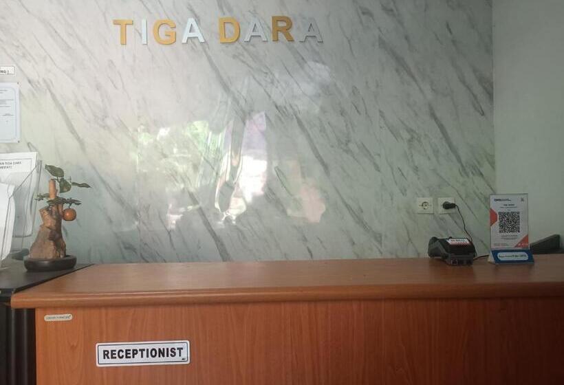 호텔 Oyo 93117 Penginapan Tiga Dara