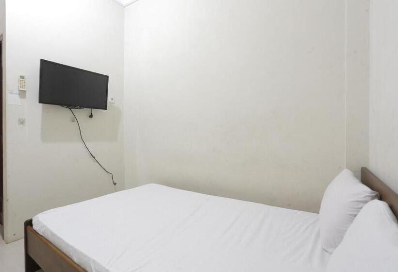 Hotel Oyo 93127 Penginapan Budhe Sri