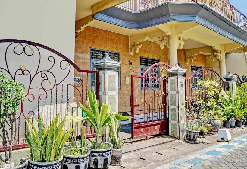 Hotelli Spot On 93108 Homestay H. Syarif Syariah Ra Kartini