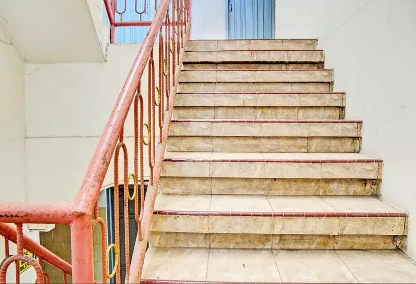 Hotelli Spot On 93108 Homestay H. Syarif Syariah Ra Kartini