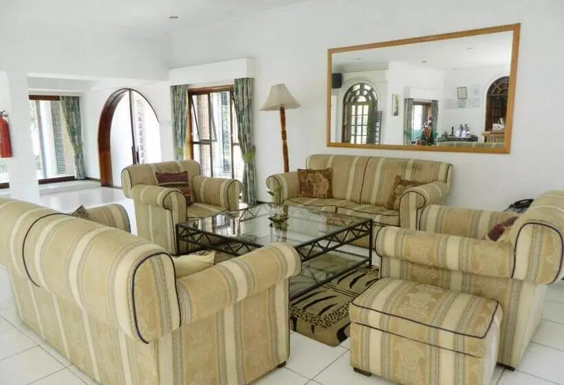 هتل The Landmark Boutique