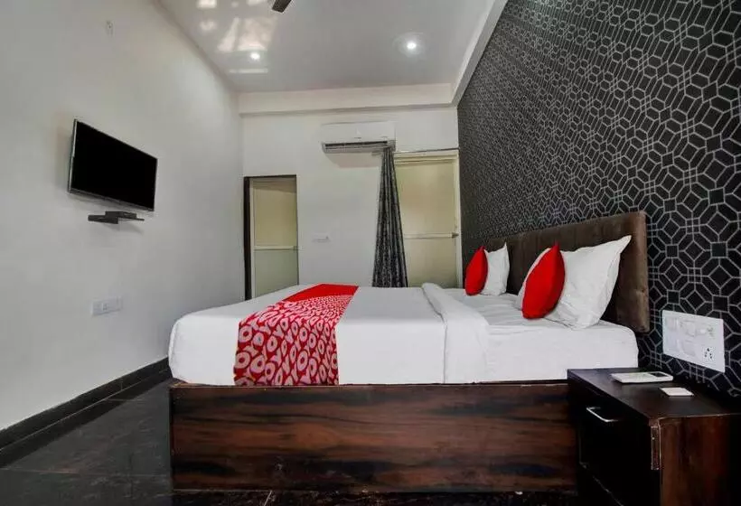 Oyo Flagship Hotel Rajshree