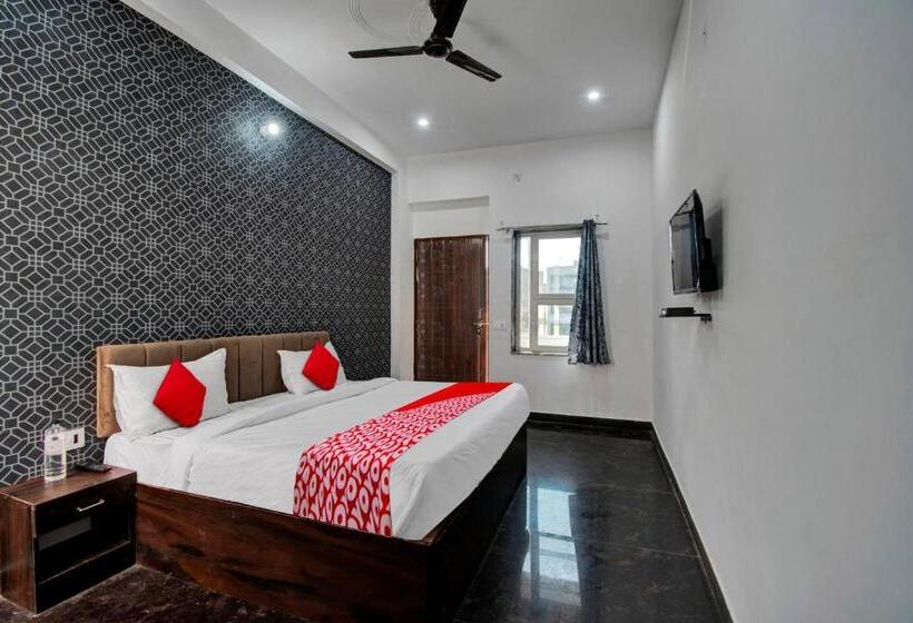 Oyo Flagship Hotel Rajshree