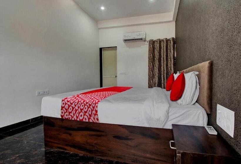 Oyo Flagship Hotel Rajshree