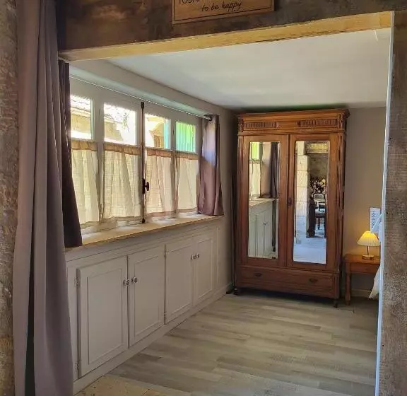 Majatalo Airbnb: Vieilles Pierres Et Rivière En Périgord