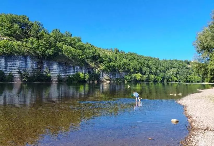 Majatalo Airbnb: Vieilles Pierres Et Rivière En Périgord