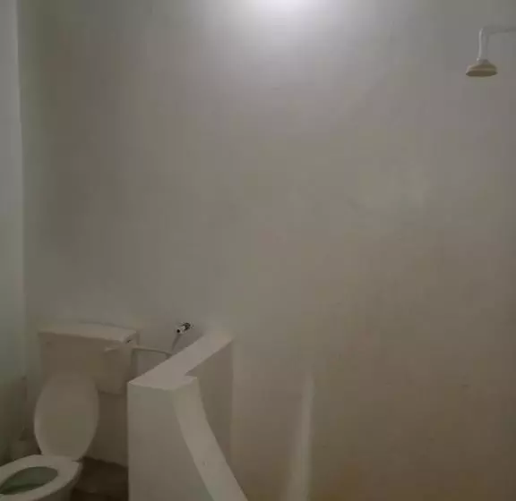 پانسیون Ajooba House