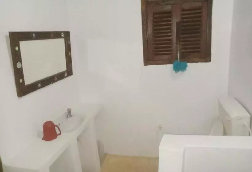 پانسیون Ajooba House