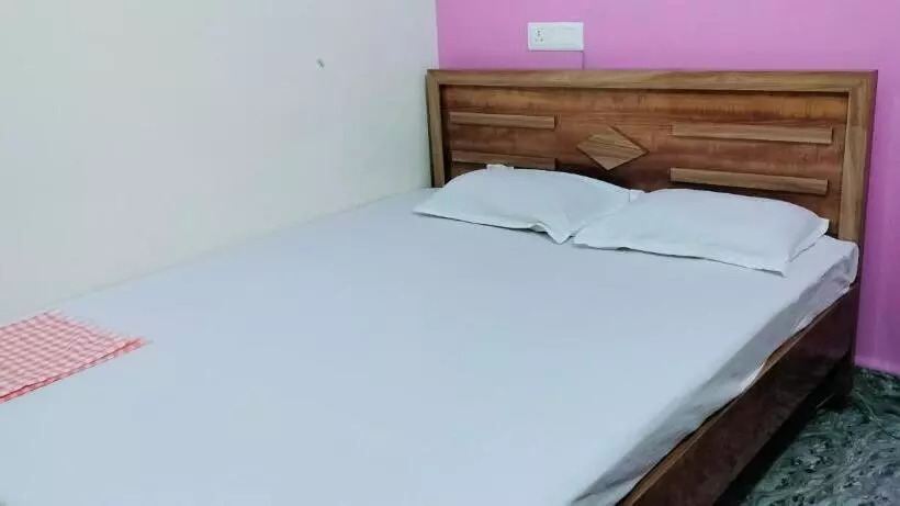 Pensione Anirudh