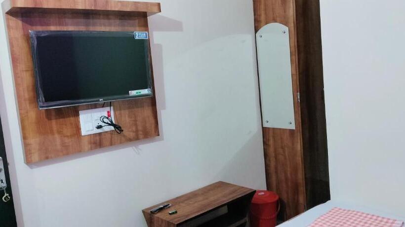 Pension (Hôtel basse catégorie) Anirudh