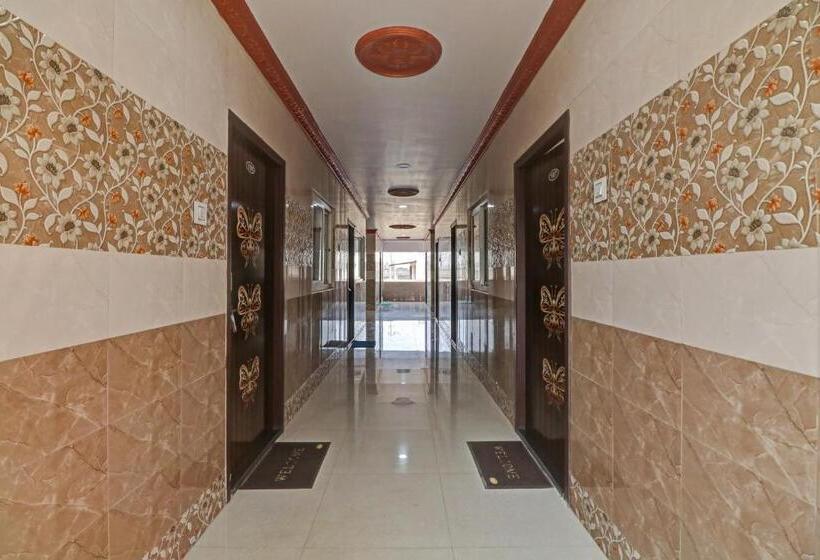 Spot On Hotel Maha Lakshmi