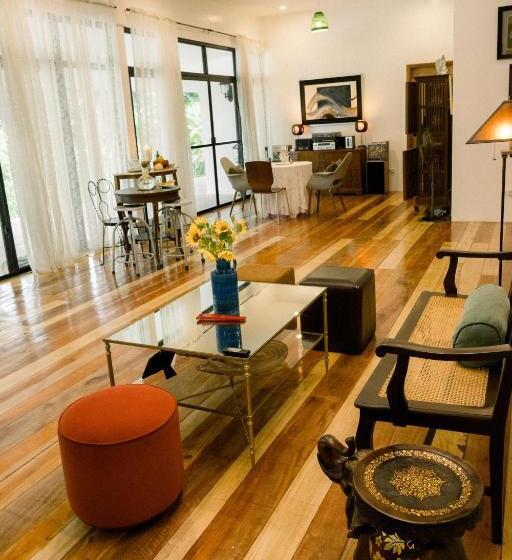 Balai Benedicere Bed & Breakfast