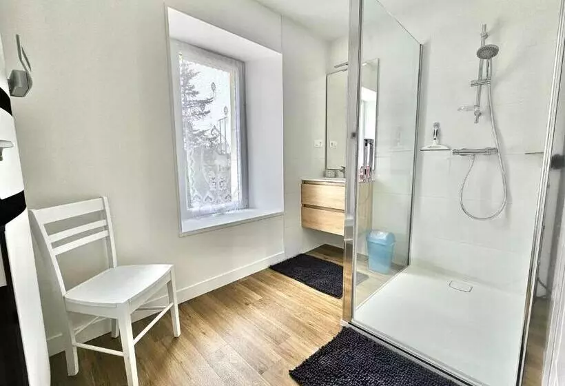 ベッドアンドブレックファースト Les Chambres D Hôtes La Guiberdière