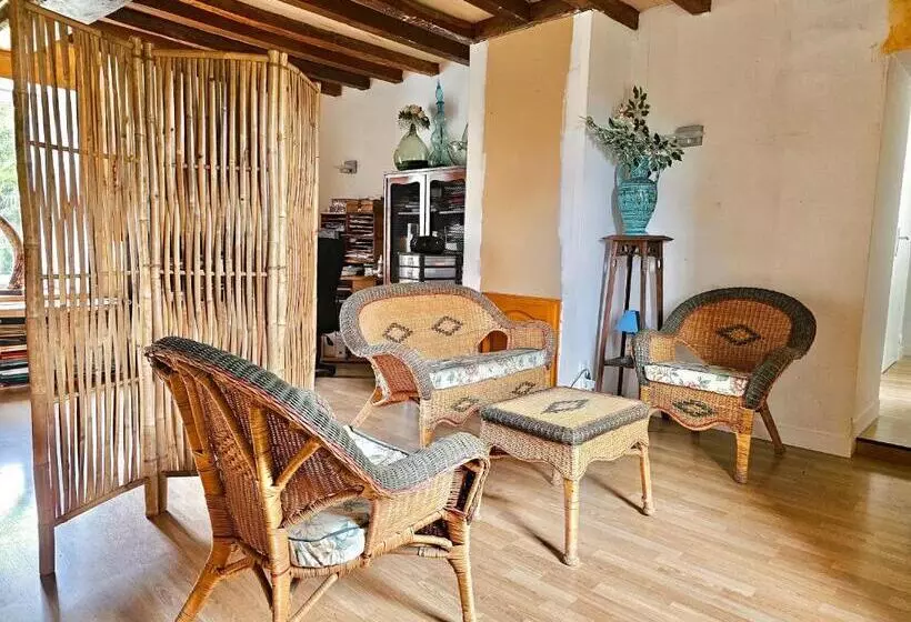 ベッドアンドブレックファースト Les Chambres D Hôtes La Guiberdière