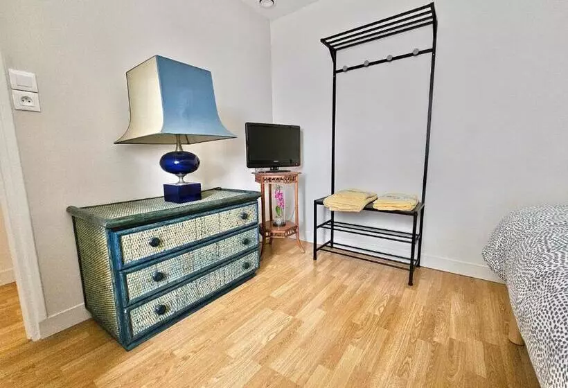 ベッドアンドブレックファースト Les Chambres D Hôtes La Guiberdière