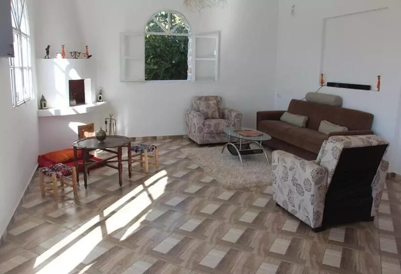 ベッドアンドブレックファースト Les Jardins Fleuris