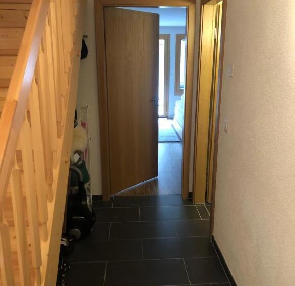 تختخواب و صبحانه Hop In Nest Cozy Bed&breakfast In Wengen