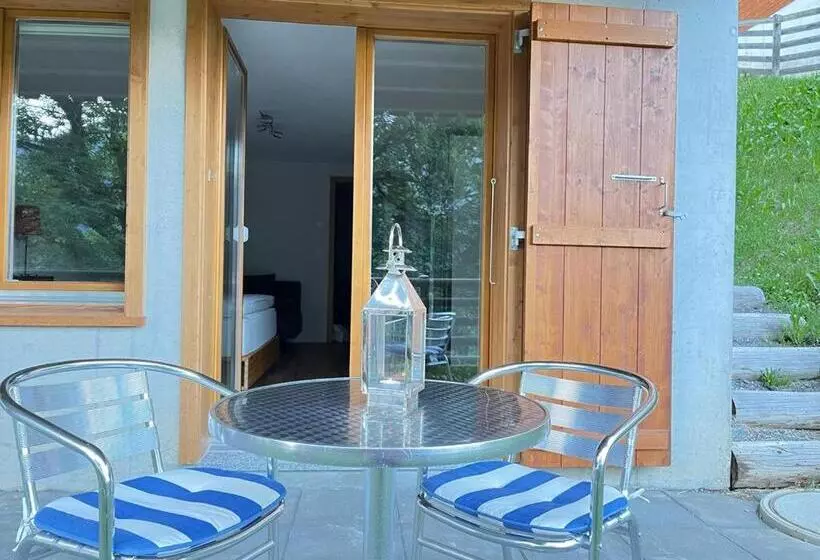 تختخواب و صبحانه Hop In Nest Cozy Bed&breakfast In Wengen