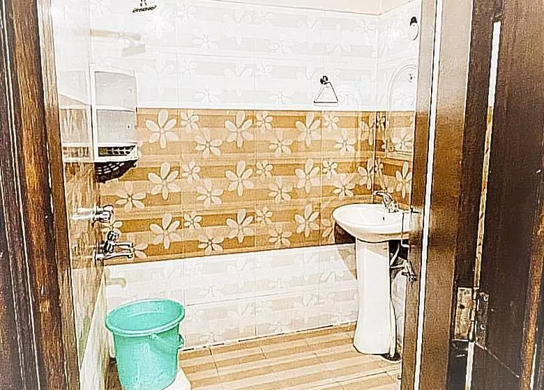 ホテル City Night    Near Ludhiana Railway Station   Super Suites Rooms    Special For Families, Couples &