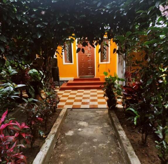 בית מלון כפרי Cottage Garden Deepikas