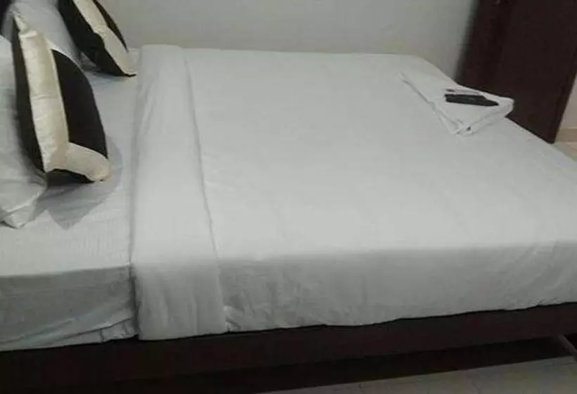 ホテル Fabexpress Epic Residency   Nr Dlf It Park & Chennai Trade Center