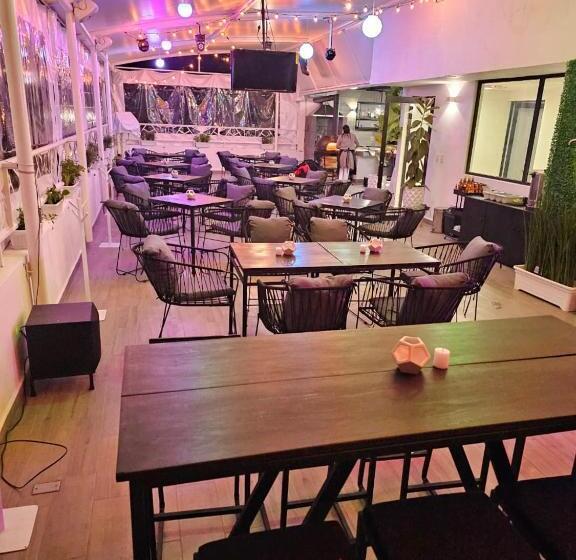 Loes Departamentos & Suites